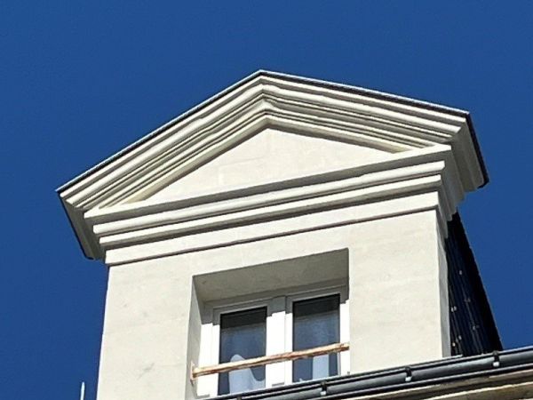 Lucarne – taille de pierre, S.A. Pinon
